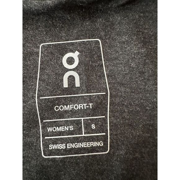 On Cloud T-Shirt R.O.C Women's Small‎ Black Athletic Outdoor Gym Stretch NWT - Picture 4 of 7